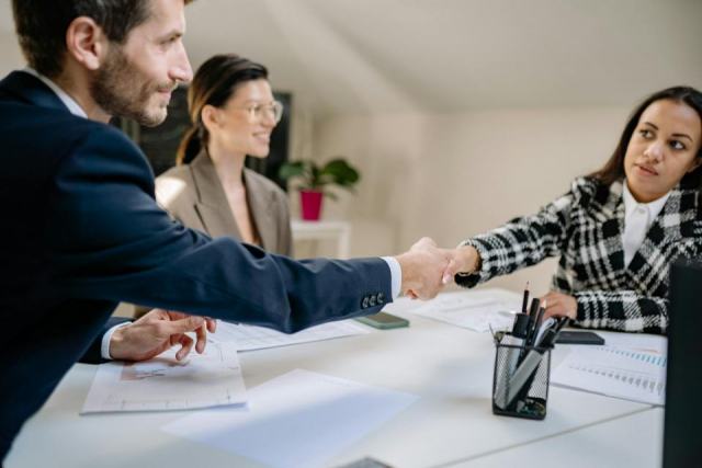 Gérer la compétition entre salaries : limites et bonnes pratiques manageriales Gérer la compétition entre salaries : limites et bonnes pratiques manageriales
