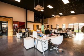 Open space en entreprise : avantages et inconvenients pour les équipes