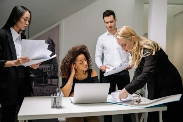 Pression au travail : le manager peut-il l'utiliser comme levier de performance Pression au travail : le manager peut-il l'utiliser comme levier de performance