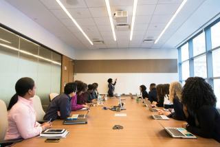Communication d'entreprise : comment la structurer pour être visible
