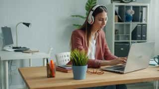 Musique au bureau : impacts sur la concentration et le bien-être