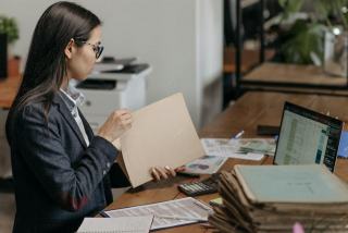 Gestion de la paie : externalisation, DSN et conformité légale