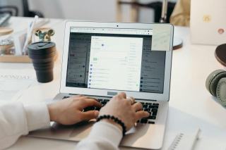 Informatiser la gestion des RH : avantages et étapes de la transformation
