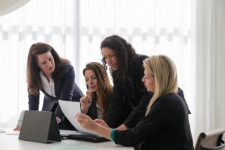 Avantages salariaux en entreprise : types, impacts et politiques RH