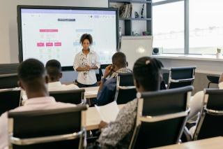 Pourquoi les salariés n'apprennent pas les RH : causes et solutions