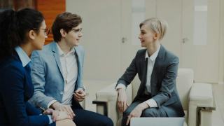 Relations amoureuses au travail : comment les RH doivent-elles reagir